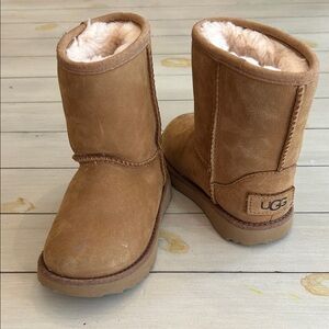 UGG Toddler: Chestnut Shearling Boots